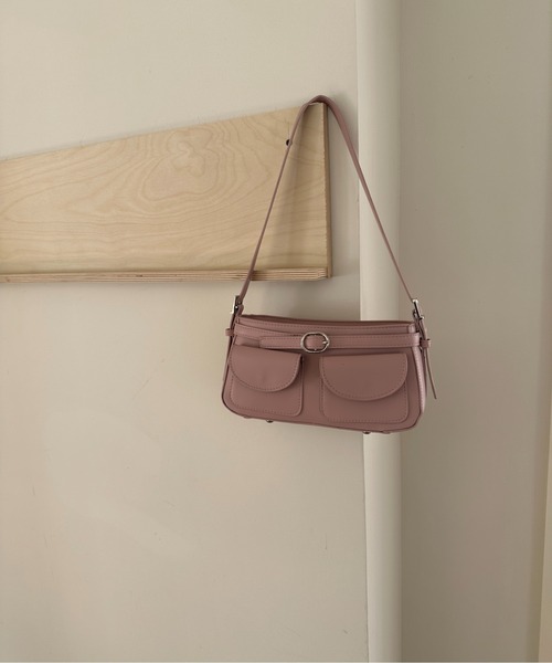 FINEnough(ファインナフ)の「ダブルポケット&ベルト底びょう付き2WAYショルダーバッグ(ショルダーバッグ・レディース・ピンク/モカ/ブラック/アイボリー・FREE)」の8枚目の写真