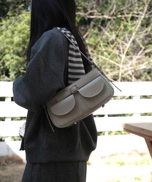 FINEnough(ファインナフ)の「ダブルポケット&ベルト底びょう付き2WAYショルダーバッグ(ショルダーバッグ・レディース・ピンク/モカ/ブラック/アイボリー・FREE)」の9枚目の写真