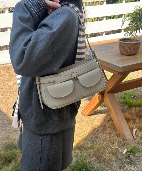 FINEnough(ファインナフ)の「ダブルポケット&ベルト底びょう付き2WAYショルダーバッグ(ショルダーバッグ・レディース・ピンク/モカ/ブラック/アイボリー・FREE)」の13枚目の写真