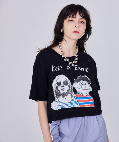 BLACK SCORE（ブラックスコア）の「【BLACK SCORE】KURT EARNIE CROPPED T（Tシャツ/カットソー・レディース・ブラック・フリー）」の2枚目の写真