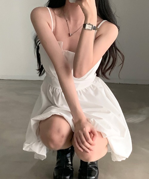 Mejoul(メジュール)の「バックリボンバルーンシルエットキャミソールミニワンピース(ワンピース・レディース・ホワイト/ブラック・F)」の5枚目の写真