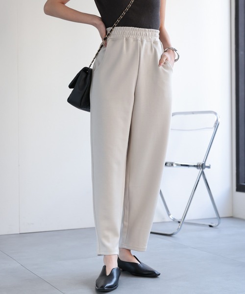 CREARE -LINO-(クレアーレリノ)の「〈レディース商品〉スウェットテーパードパンツ(スウェットパンツ・レディース・チャコールグレー/グレー/オフホワイト/カーキ/ブラック・FREE)」の4枚目の写真