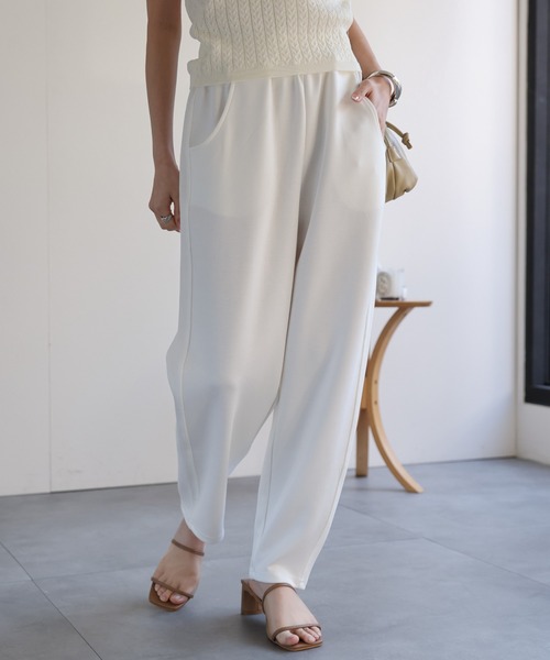 CREARE -LINO-(クレアーレリノ)の「〈レディース商品〉スウェットテーパードパンツ(スウェットパンツ・レディース・チャコールグレー/グレー/オフホワイト/カーキ/ブラック・FREE)」の2枚目の写真
