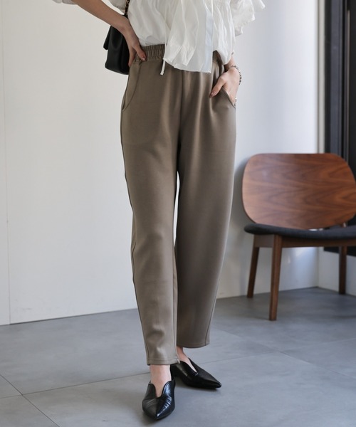 CREARE -LINO-(クレアーレリノ)の「〈レディース商品〉スウェットテーパードパンツ(スウェットパンツ・レディース・チャコールグレー/グレー/オフホワイト/カーキ/ブラック・FREE)」の20枚目の写真