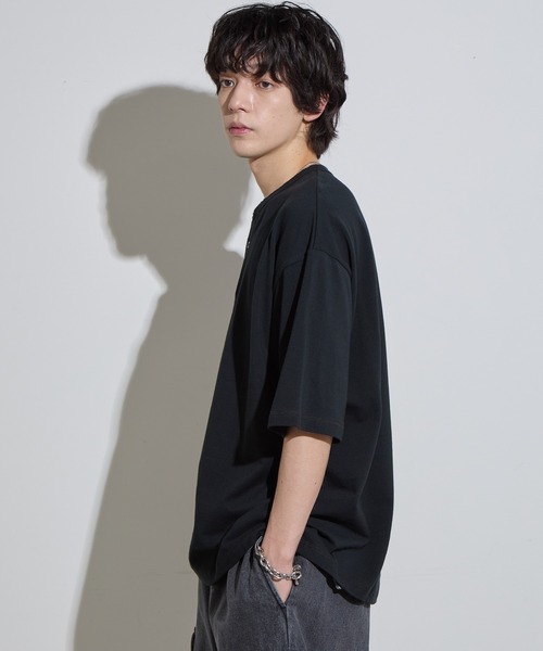SLICK（スリック）の「【SLICK/スリック】40/2 Moss Stitch Henley Neck T-Shirt / 鹿の子ヘンリーネックTシャツ /オーバーサイズ シルエット（Tシャツ/カットソー・メンズ・チャコールグレー/ブラック/キナリ・1/2/3）」の12枚目の写真