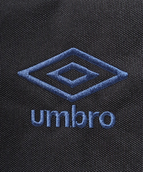 UMBRO（アンブロ）の「umbro　ダブルポケットＤパック（バックパック/リュック・メンズ・ブラック×ブルー/ブラック×ホワイト/ブラック×ブラック・FREE）」の7枚目の写真