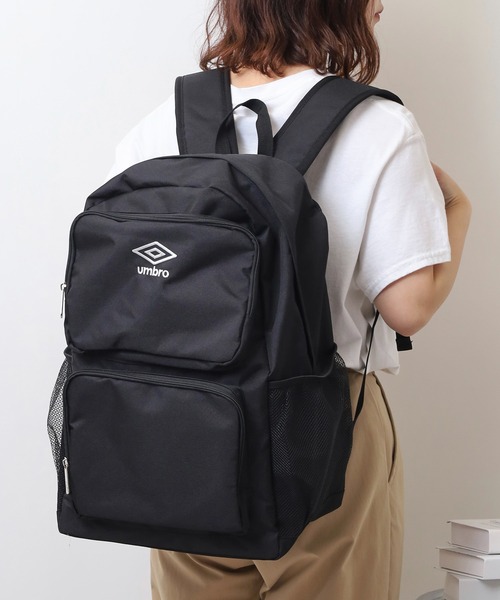 UMBRO（アンブロ）の「umbro　ダブルポケットＤパック（バックパック/リュック・メンズ・ブラック×ブルー/ブラック×ホワイト/ブラック×ブラック・FREE）」の18枚目の写真