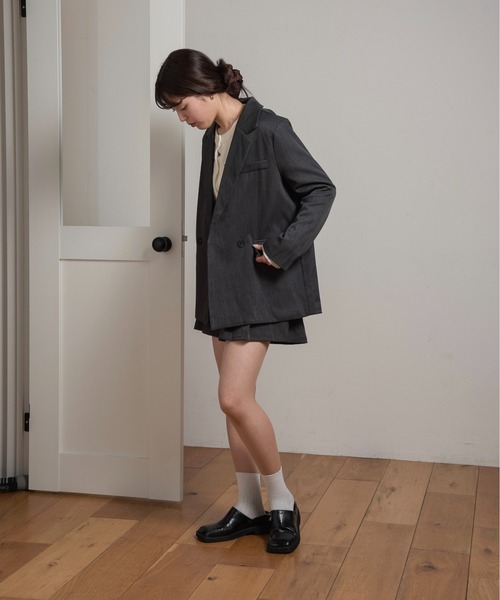 lawgy（ラウジー）の「simple jacket pleats pants set up / シンプルジャケットプリーツパンツセットアップ（セットアップ・レディース・グレー/ベージュ・FREE）」の9枚目の写真