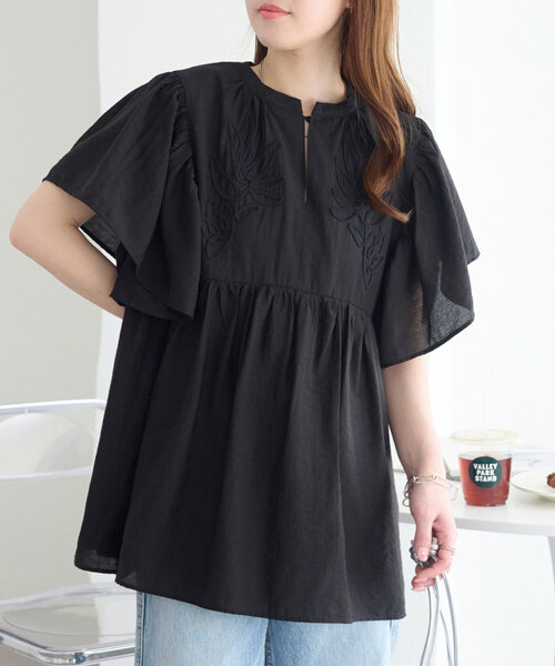 DISCOAT(ディスコート)の「コード刺繍ブラウス(シャツ/ブラウス・レディース・アイボリー/ブラック/モカ・FREE)」の1枚目の写真