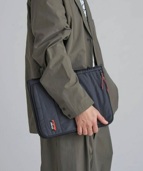 NANGA（ナンガ）の「【NANGA/ナンガ】ガジェットケース タブレットケース PC ハンドル付き（スマホケース/カバー・メンズ・ブラック・FREE）」の5枚目の写真