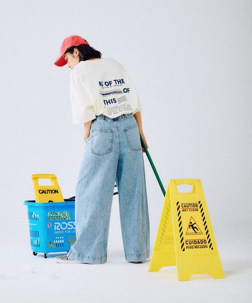 LEPSIM(レプシィム)の「バックロゴフットボールT 455617(Tシャツ/カットソー・レディース・ブラック/オフホワイト/イエロー・FREE)」の18枚目の写真