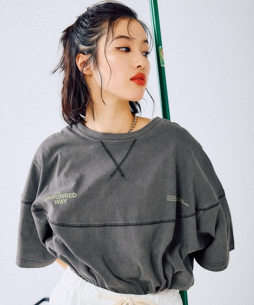 LEPSIM(レプシィム)の「バックロゴフットボールT 455617(Tシャツ/カットソー・レディース・ブラック/オフホワイト/イエロー・FREE)」の5枚目の写真