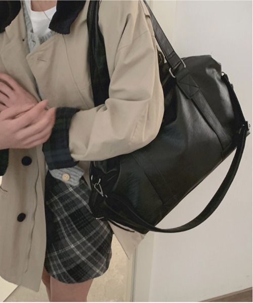gossip!ロサンゼルス(ゴシップロサンゼルス)の「Y2K ショルダー付き トラベルバッグ 【2WAY】大容量 《通勤・通学に!》(ショルダーバッグ・レディース・ブラック/オフホワイト・FREE)」の11枚目の写真