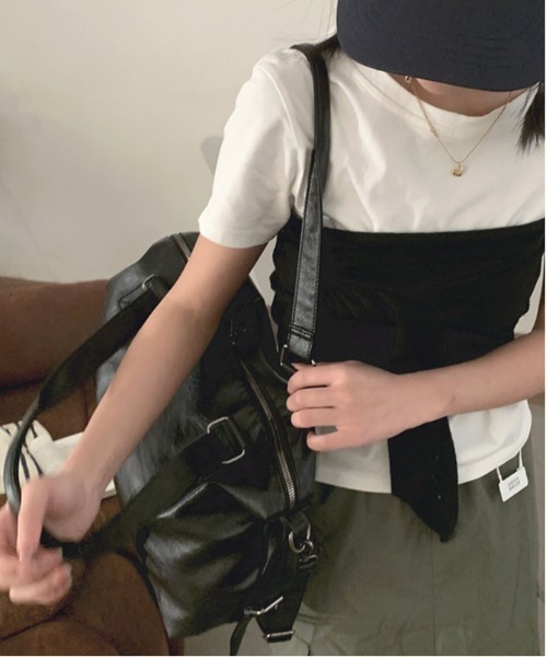gossip!ロサンゼルス(ゴシップロサンゼルス)の「Y2K ショルダー付き トラベルバッグ 【2WAY】大容量 《通勤・通学に!》(ショルダーバッグ・レディース・ブラック/オフホワイト・FREE)」の12枚目の写真