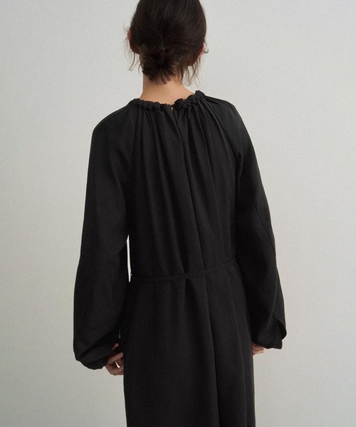 DECADE CLASSIC ギャザーネック ロングワンピース（ワンピース