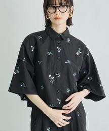 Settimissimo（セッティミッシモ）の「タフタフラワー刺繍ハーフスリーブブラウス（シャツ/ブラウス）」