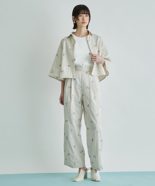 Settimissimo（セッティミッシモ）の「タフタフラワー刺繍ハーフスリーブブラウス（シャツ/ブラウス・レディース・アイボリー/ブラック・FREE）」の6枚目の写真