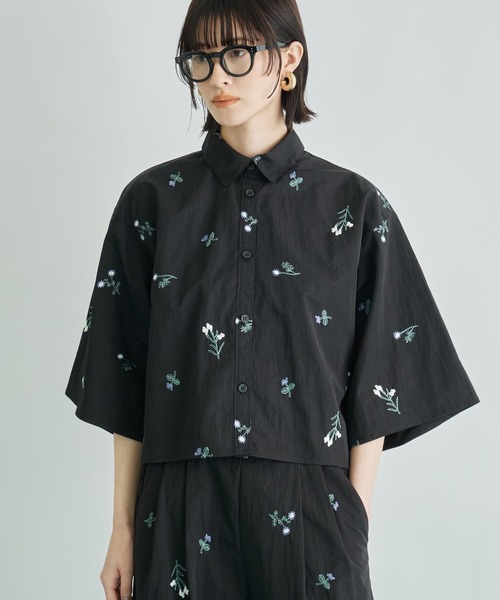 Settimissimo（セッティミッシモ）の「タフタフラワー刺繍ハーフスリーブブラウス（シャツ/ブラウス・レディース・アイボリー/ブラック・FREE）」の9枚目の写真