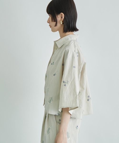 Settimissimo（セッティミッシモ）の「タフタフラワー刺繍ハーフスリーブブラウス（シャツ/ブラウス・レディース・アイボリー/ブラック・FREE）」の13枚目の写真