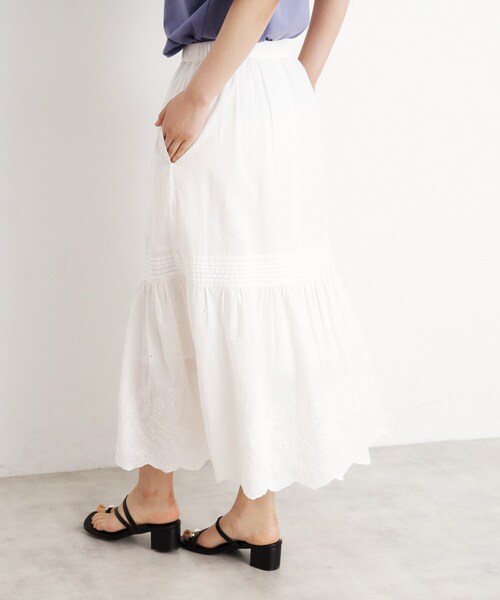 THE SHOP TK （ザ ショップ ティーケー ）の「スカラップ刺繍スカート【洗濯機OK】（スカート・レディース・オフホワイト/ブラック・99）」の4枚目の写真