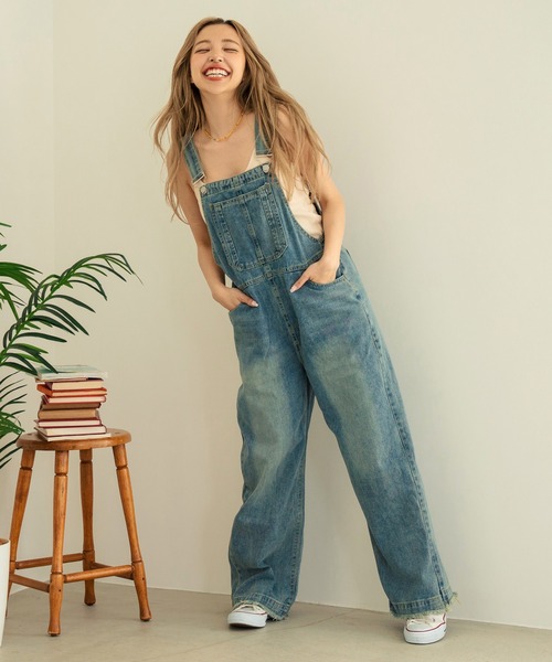 anap mimpi(アナップミンピ)の「カットオフ デニム サロペット(サロペット/オーバーオール・レディース・ライトブルー・FREE)」の8枚目の写真