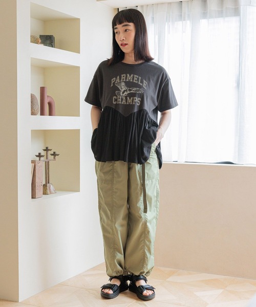 niko and...(ニコアンド)の「フレアヘムプリントTシャツ(Tシャツ/カットソー・レディース・チャコール/レッド/オフホワイト/ブルー・LARGE/MEDIUM)」の8枚目の写真