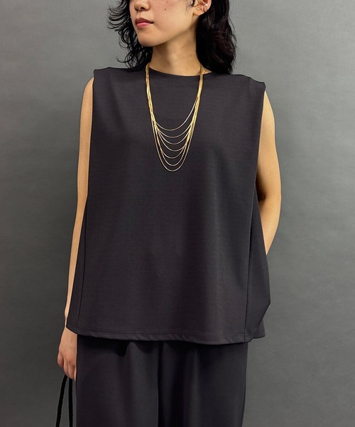 NICOLE white(ニコルホワイト)の「スリーブレスブラウス(シャツ/ブラウス・レディース・チャコール/ブラック/アイボリー・FREE)」の1枚目の写真