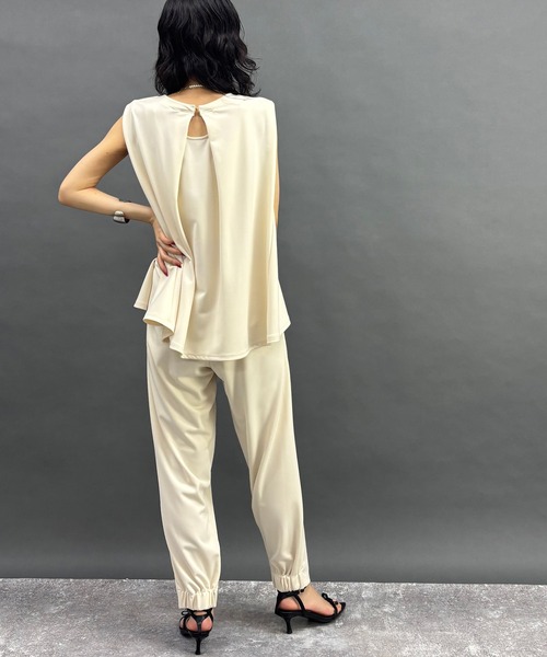 NICOLE white(ニコルホワイト)の「スリーブレスブラウス(シャツ/ブラウス・レディース・チャコール/ブラック/アイボリー・FREE)」の5枚目の写真