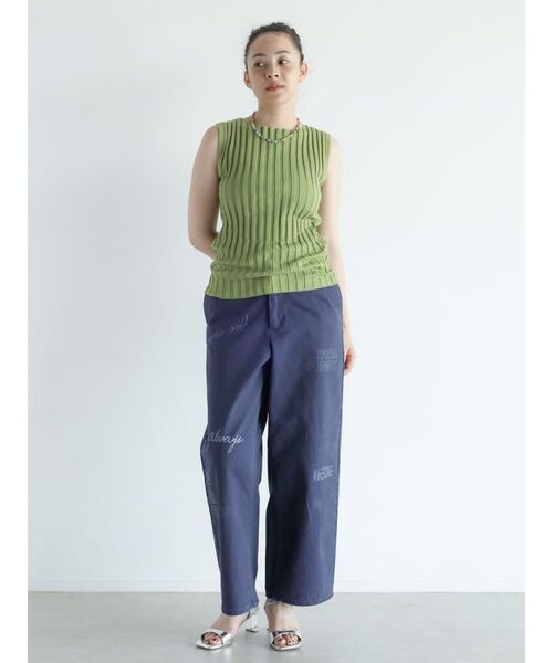 FIKA.(フィーカ)の「Wide rib sleeveless pullover(ニット/セーター・レディース・ライム/ダークブラウン/ベージュ/ネイビー・MEDIUM)」の10枚目の写真
