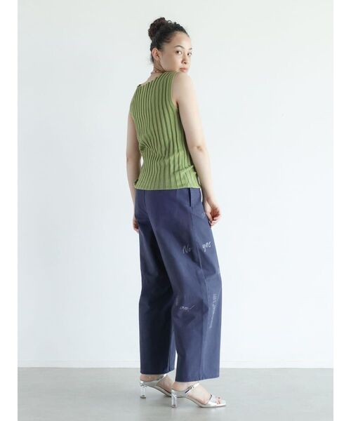 FIKA.(フィーカ)の「Wide rib sleeveless pullover(ニット/セーター・レディース・ライム/ダークブラウン/ベージュ/ネイビー・MEDIUM)」の11枚目の写真