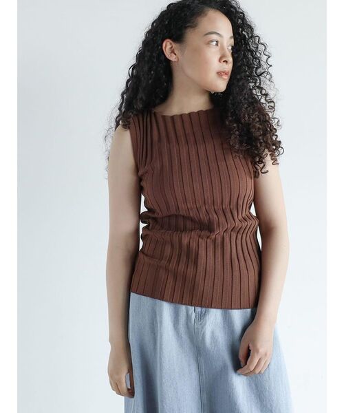 FIKA.(フィーカ)の「Wide rib sleeveless pullover(ニット/セーター・レディース・ライム/ダークブラウン/ベージュ/ネイビー・MEDIUM)」の13枚目の写真