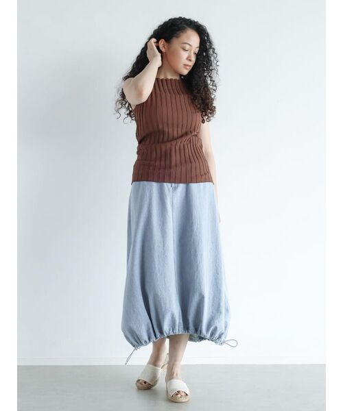 FIKA.(フィーカ)の「Wide rib sleeveless pullover(ニット/セーター・レディース・ライム/ダークブラウン/ベージュ/ネイビー・MEDIUM)」の17枚目の写真