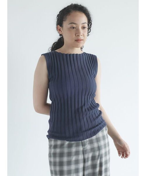 FIKA.(フィーカ)の「Wide rib sleeveless pullover(ニット/セーター・レディース・ライム/ダークブラウン/ベージュ/ネイビー・MEDIUM)」の19枚目の写真