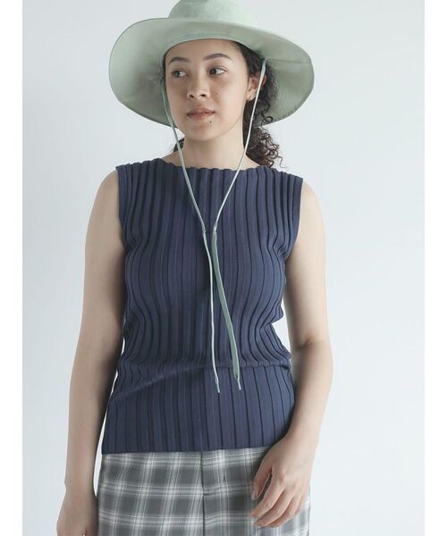 FIKA.(フィーカ)の「Wide rib sleeveless pullover(ニット/セーター・レディース・ライム/ダークブラウン/ベージュ/ネイビー・MEDIUM)」の4枚目の写真