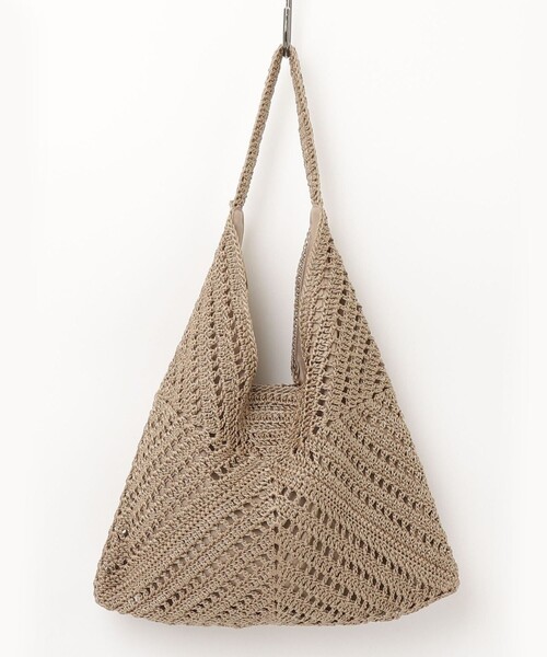 fredy emue(フレディエミュ)の「コード編みトライアングルトートバッグ(かごバッグ・レディース・ベージュ/ブラック・FREE)」の8枚目の写真