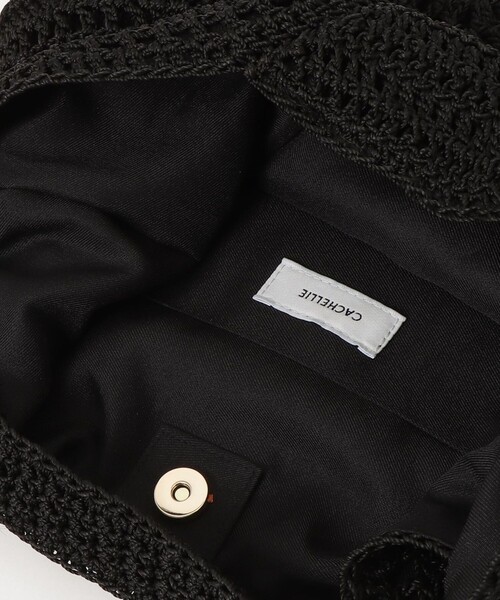 fredy emue(フレディエミュ)の「コード編みトライアングルトートバッグ(かごバッグ・レディース・ベージュ/ブラック・FREE)」の12枚目の写真