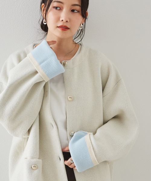 RANAN（ラナン）の「ゴールドボタン裏配色ニットジャケットカーディガン（カーディガン/ボレロ・レディース・オフホワイト/グレー/ベージュ/チャコール・M/L/LL）」の2枚目の写真