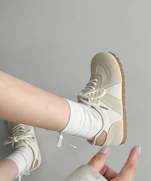shoes365(シューズスリーシックスファイヴ)の「【SHOES 365】薄底スニーカー フラットシューズ(スニーカー・レディース・ベージュ/ブラック/チョコ・22.5cm/23.5cm/24.5cm/23.0cm/24.0cm/25.0cm)」の8枚目の写真