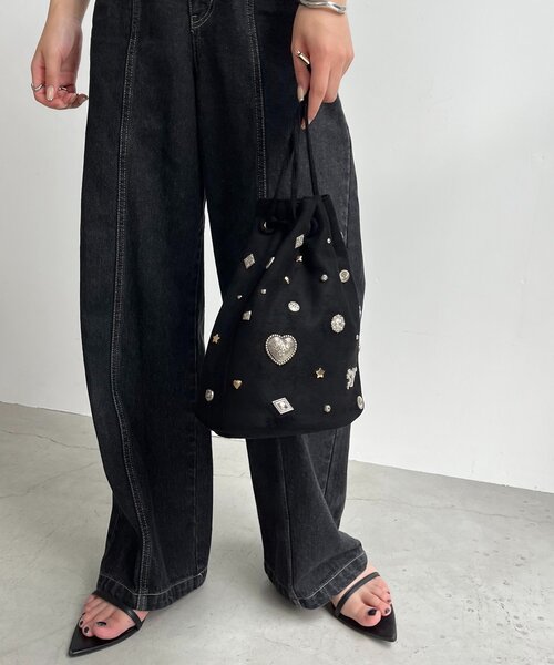 CAPRICIEUX LE'MAGE（カプリシューレマージュ）の「マルチモチーフスエード巾着バッグ（ショルダーバッグ・レディース・ブラック/ブラウン・FREE）」の4枚目の写真