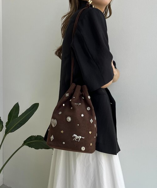 CAPRICIEUX LE'MAGE（カプリシューレマージュ）の「マルチモチーフスエード巾着バッグ（ショルダーバッグ・レディース・ブラック/ブラウン・FREE）」の14枚目の写真