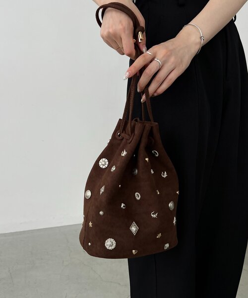 CAPRICIEUX LE'MAGE（カプリシューレマージュ）の「マルチモチーフスエード巾着バッグ（ショルダーバッグ・レディース・ブラック/ブラウン・FREE）」の15枚目の写真