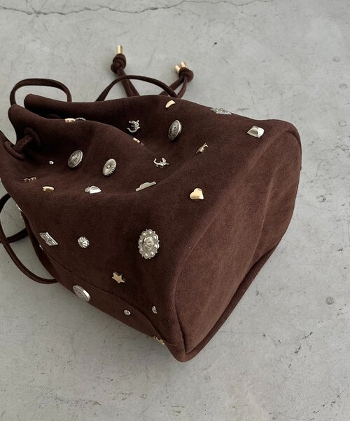 CAPRICIEUX LE'MAGE（カプリシューレマージュ）の「マルチモチーフスエード巾着バッグ（ショルダーバッグ・レディース・ブラック/ブラウン・FREE）」の17枚目の写真