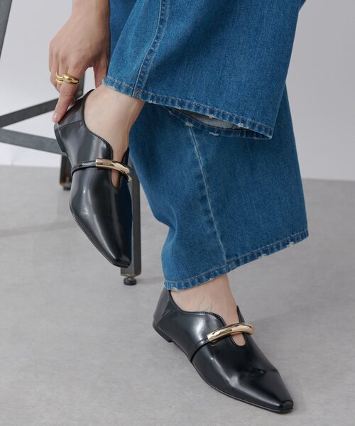 セール】【洗練された雰囲気に】ゴールドモチーフフラットシューズ