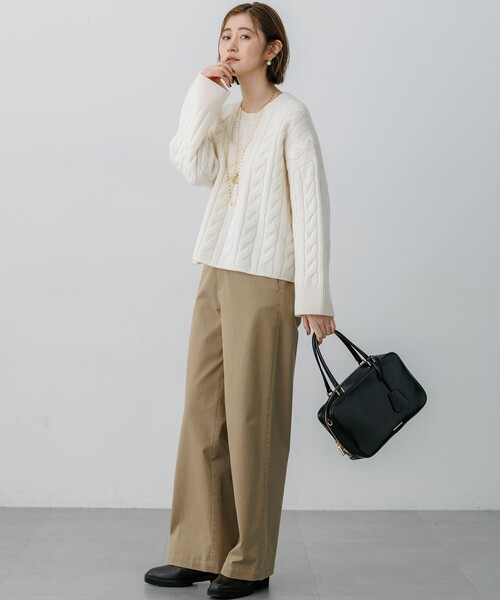 23区 L(ニジュウサンクオオキイサイズ)の「ストレッチギャバ チノ パンツ(チノパンツ・レディース・ベージュ系/カーキ/カーキ系・44/46/48/50)」の15枚目の写真