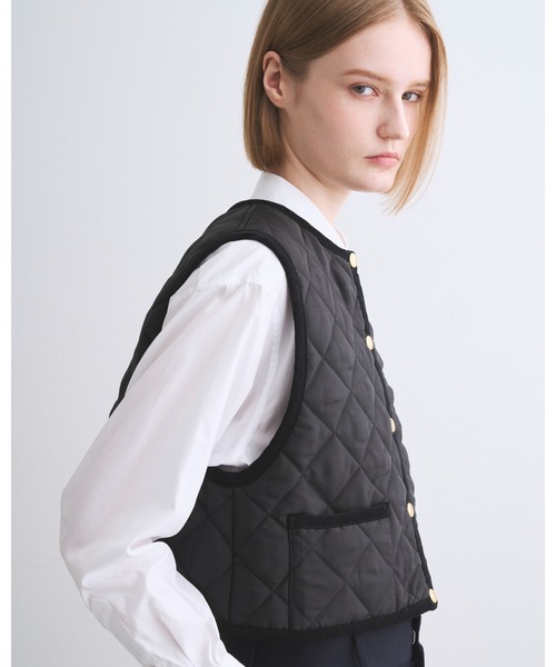 Traditional Weatherwear(トラディショナルウェザーウェア)の「ARKLEY GILET(ベスト・レディース・ブラック/アイボリー/セージグリーン・34)」の8枚目の写真