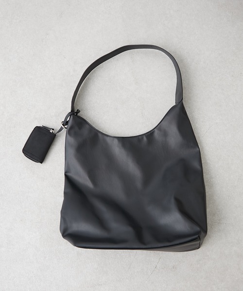 CIAOPANIC TYPY（チャオパニックティピー）の「ポーチチャーム付きA4サイズBAG（トートバッグ・レディース・ブラック/ダークブラウン/バーガンディー・ONE SIZE）」の9枚目の写真