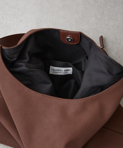CIAOPANIC TYPY（チャオパニックティピー）の「ポーチチャーム付きA4サイズBAG（トートバッグ・レディース・ブラック/ダークブラウン/バーガンディー・ONE SIZE）」の17枚目の写真