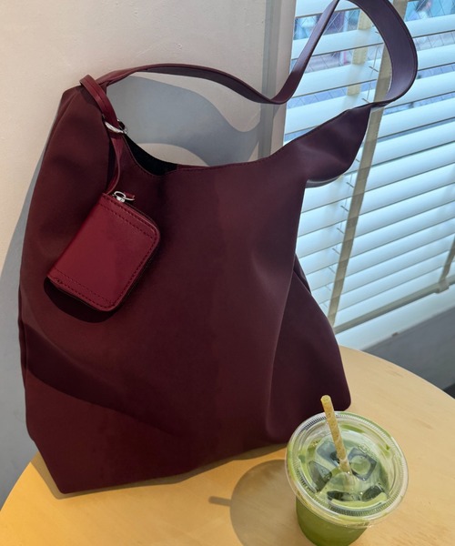 CIAOPANIC TYPY（チャオパニックティピー）の「ポーチチャーム付きA4サイズBAG（トートバッグ・レディース・ブラック/ダークブラウン/バーガンディー・ONE SIZE）」の8枚目の写真