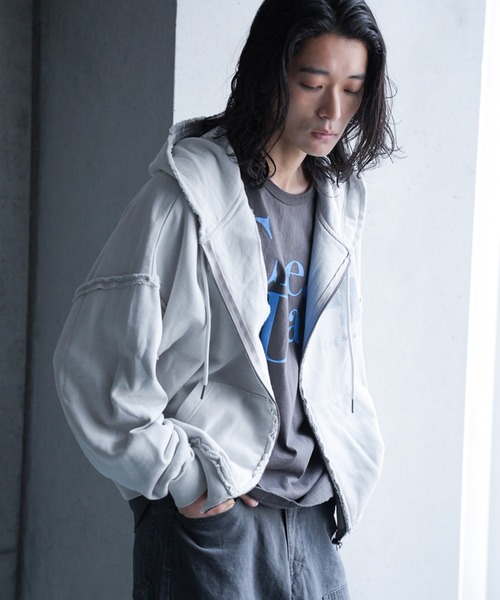 RATTLE TRAP(ラトルトラップ)の「カットオフピグメントコンパクトロゴパーカ(パーカー・メンズ・ブラック/グレー/ネイビー・S/M/L)」の2枚目の写真