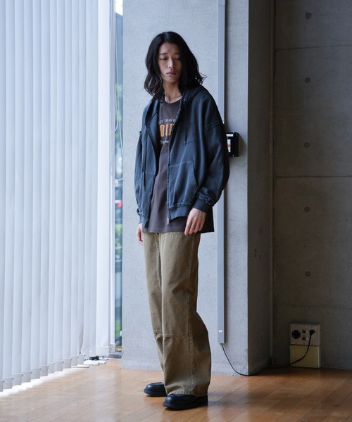 RATTLE TRAP(ラトルトラップ)の「カットオフピグメントコンパクトロゴパーカ(パーカー・メンズ・ブラック/グレー/ネイビー・S/M/L)」の4枚目の写真